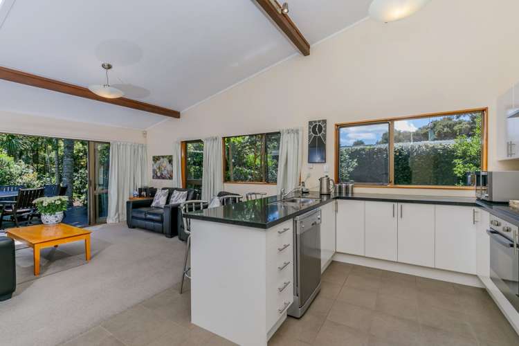 8 Raymond Terrace Northcote_12