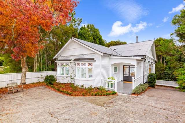 Ex-TVNZ reporter's dramatic restoration of rundown villa