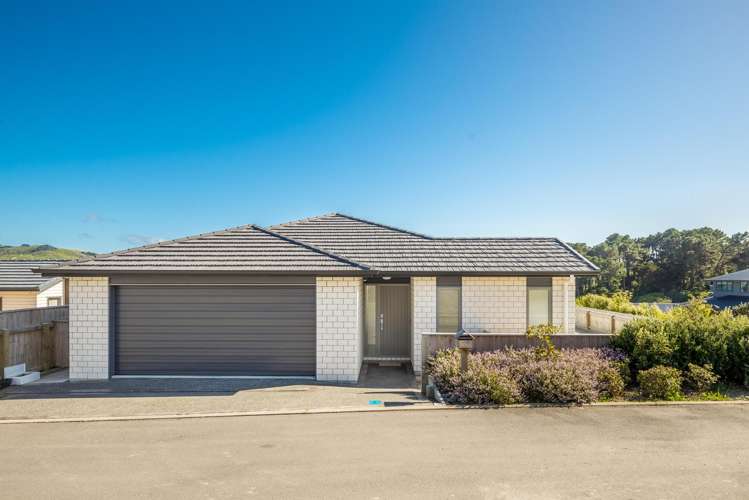 16 Ken Douglas Drive Aotea_12