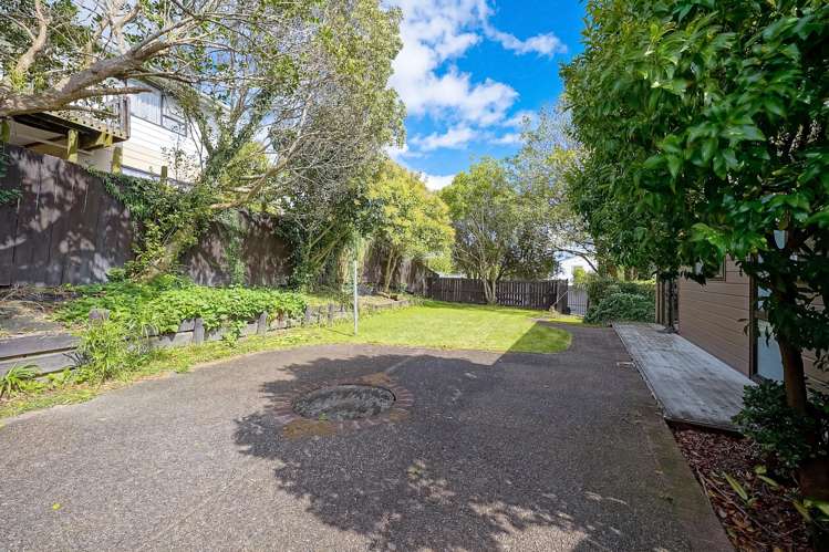 2 Raelene Place Massey_19
