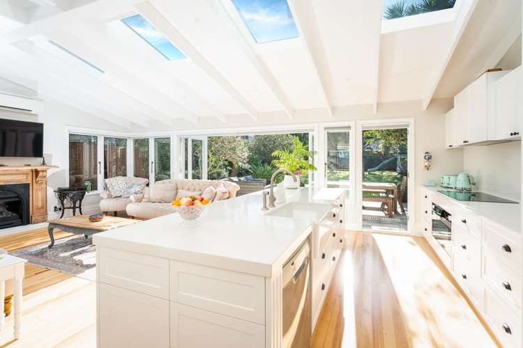 8 Carrington Street Mount Cook_1