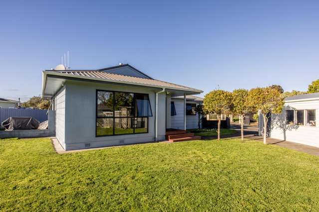 Family living on 922m2 in prestigious Kelvin Grove