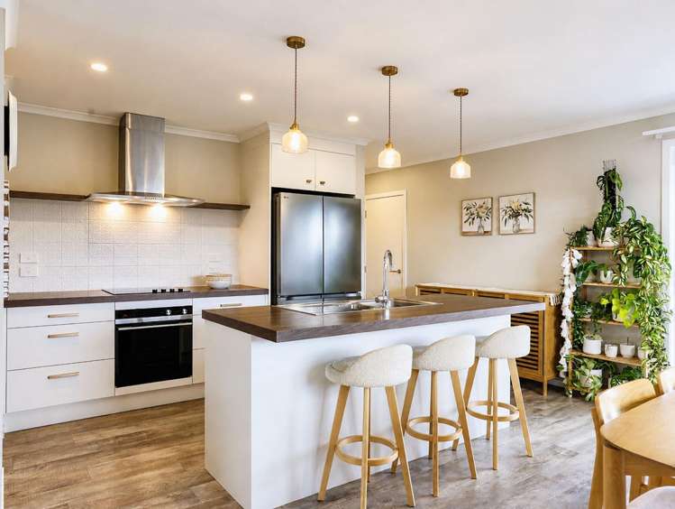 17 WHAKAHAUMAKO ROAD Cambridge_6