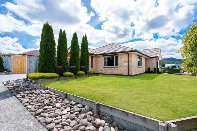 18 Mcewen Crescent Riverstone Terraces_11