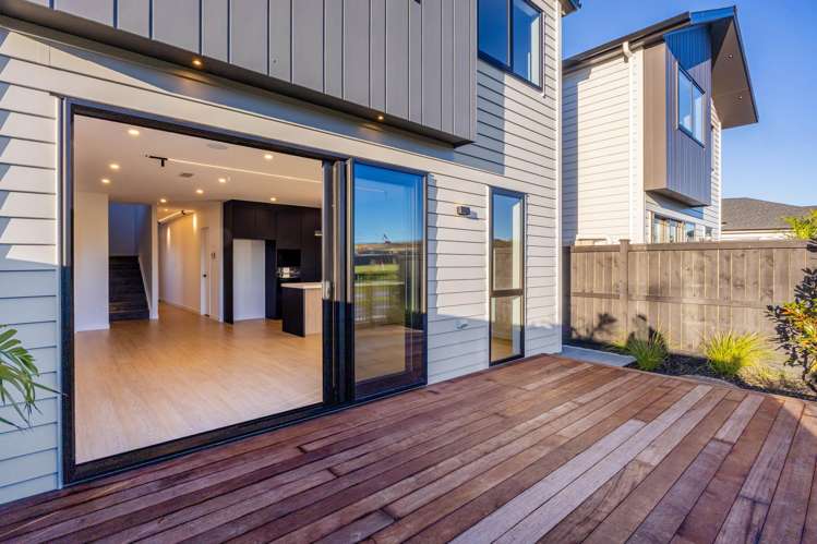 92A Tukutata Crescent_5