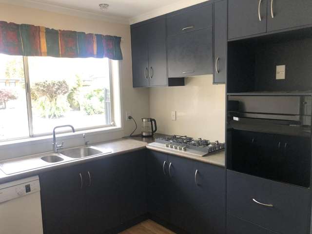 19 Cairns Crescent 2612_3