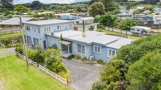 5 Ngatiawa Street Himatangi Beach_1