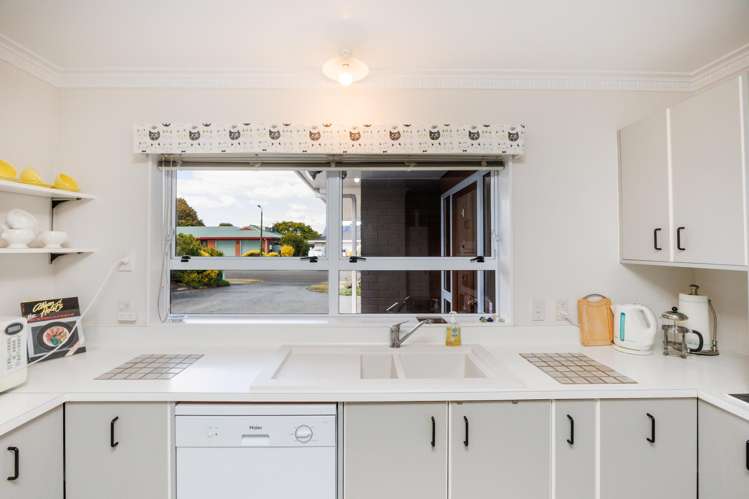 22 Fiona Crescent Feilding_24