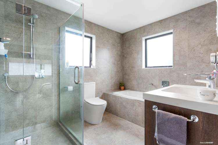 9 Hangar Lane Whenuapai_16