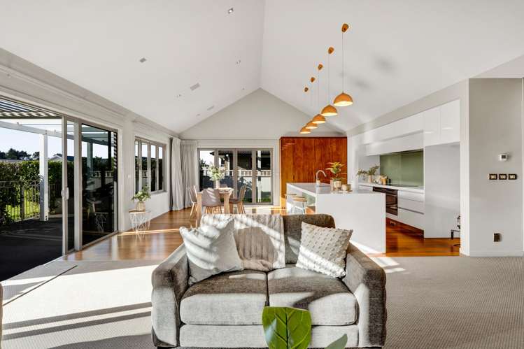 1 Gleneagles Way Waiwhakaiho_12