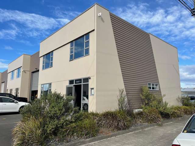 Versatile industrial unit - occupy or invest