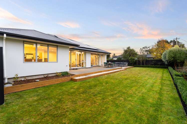 45 Bassett Street Burwood_16