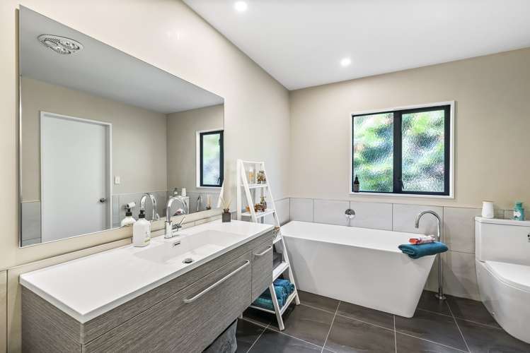 46 Huia Street Waikanae_11