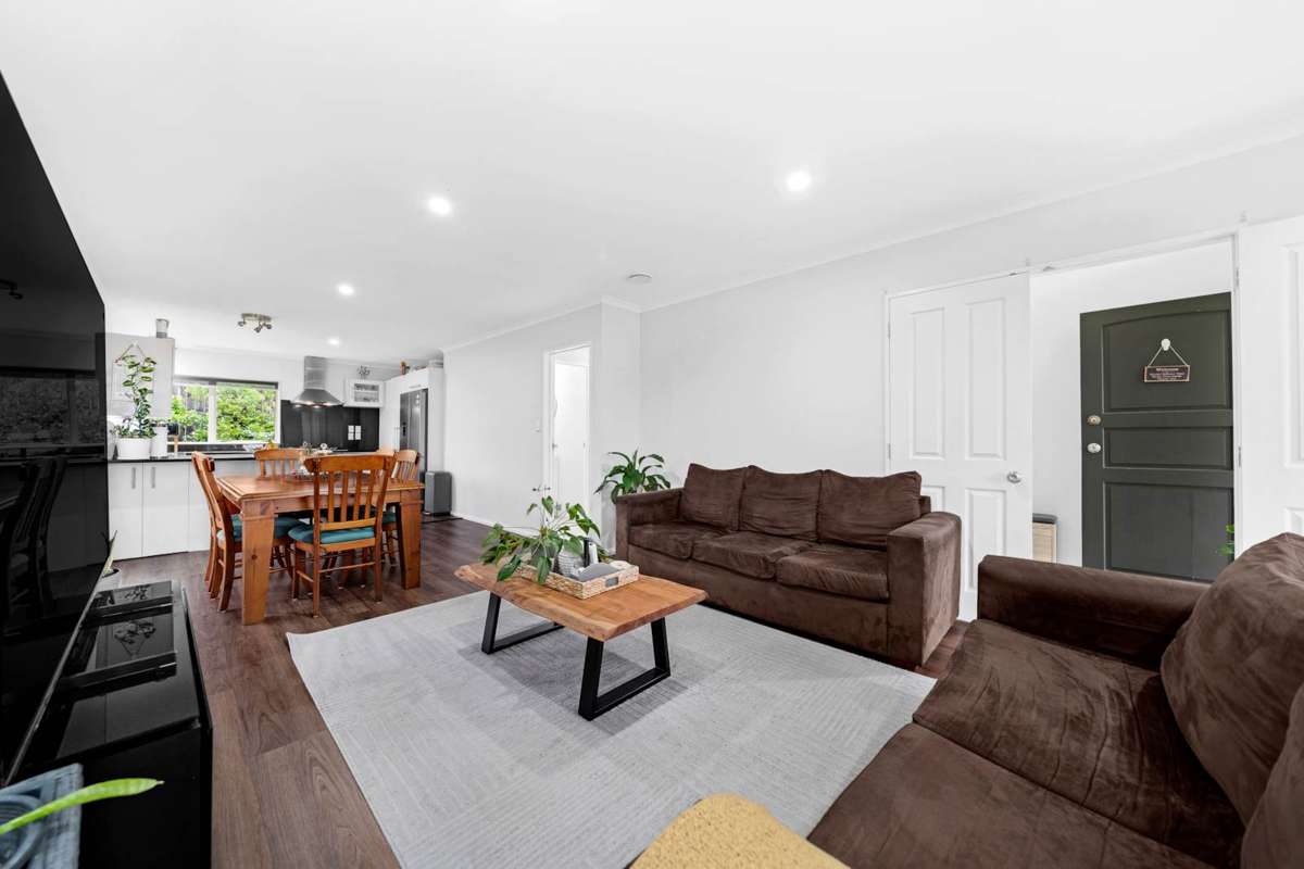 8 McKittrick Avenue_1