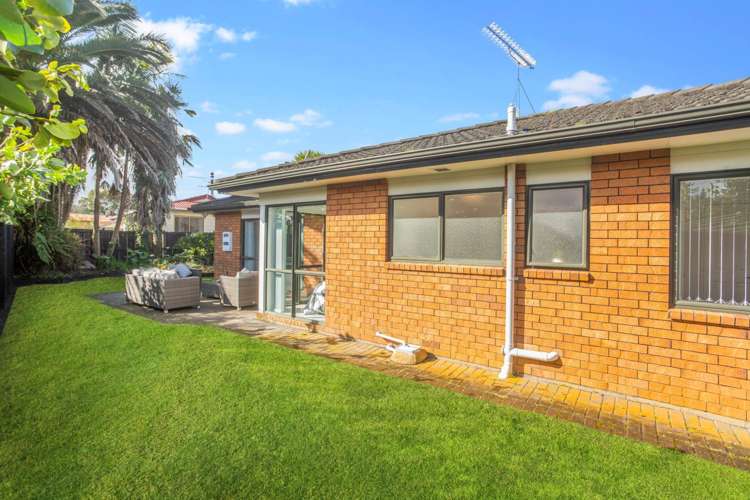 2/47 Carnoustie Drive Wattle Downs_11