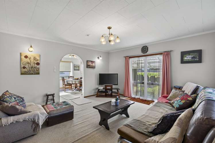 85 Queen Street Waitara_7