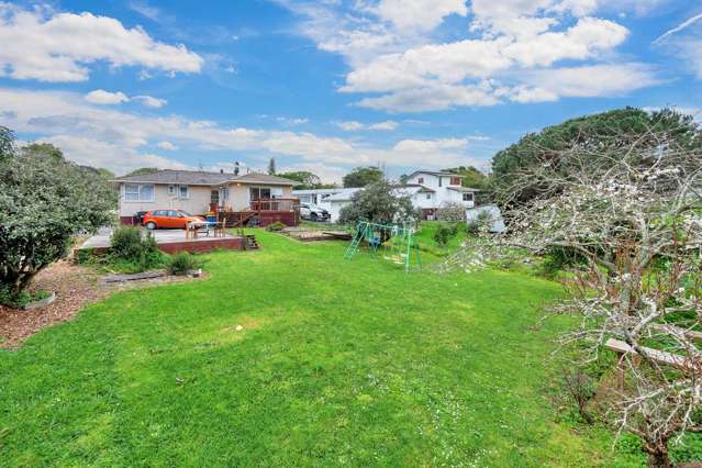 24 Finlow Drive Te Atatu South_1