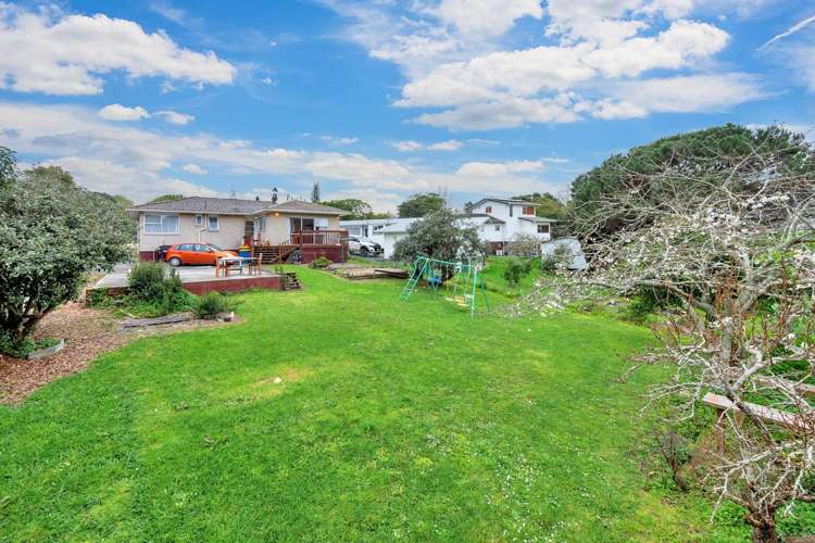 24 Finlow Drive Te Atatu South_1