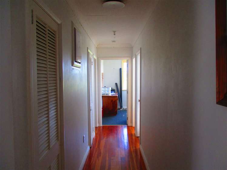 17 Robertson Road Whatawhata_11