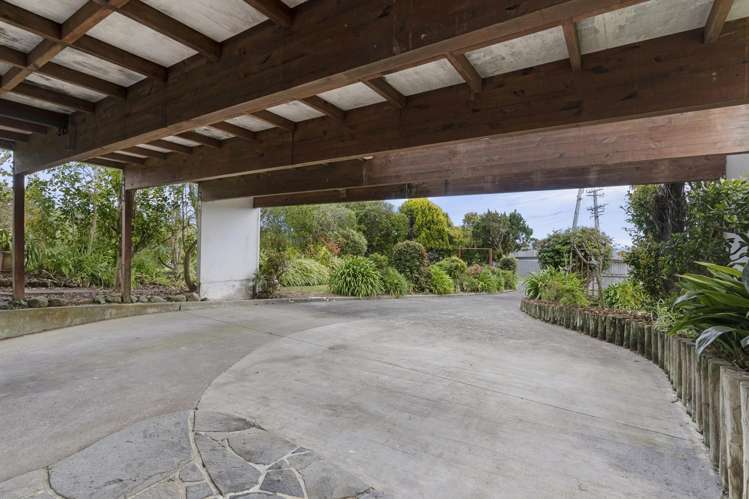 29 Highland Avenue Titirangi_23