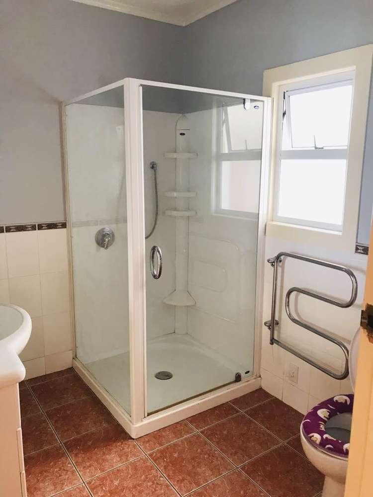 8 Midway Avenue Castor Bay_11