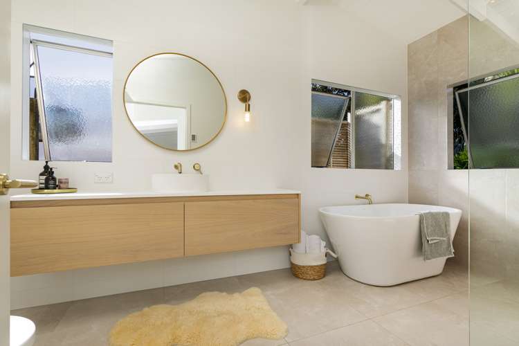 5 Ngatira Road Muriwai_21