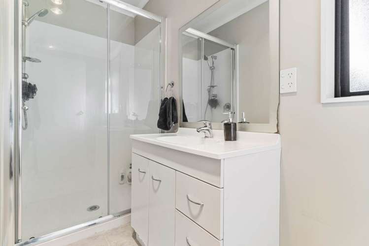 10 Simpson Road Ranui_7