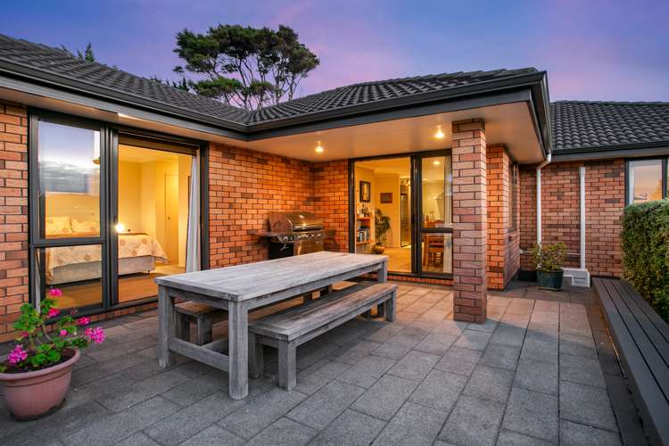 2 Foothills Lane Glen Eden_11