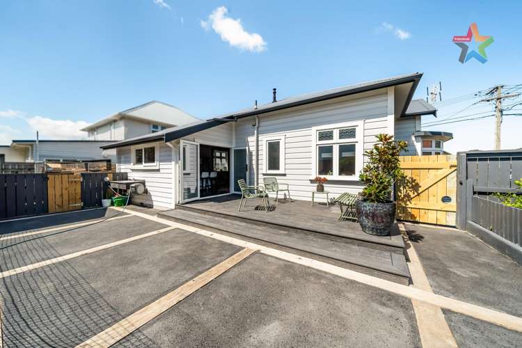 6 Wha Street Lyall Bay_19