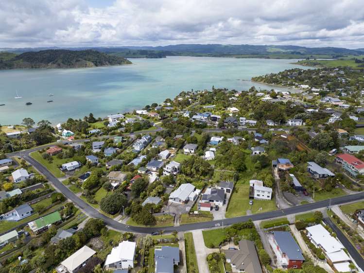 14 Violet Street Raglan_24