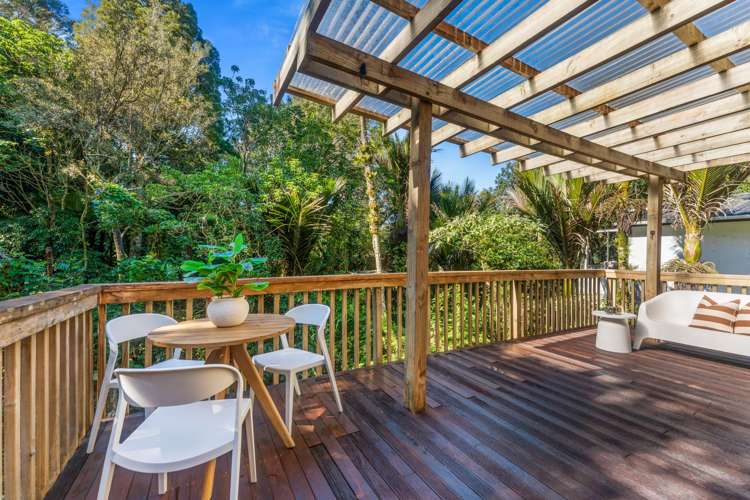 281 Huia Road_3