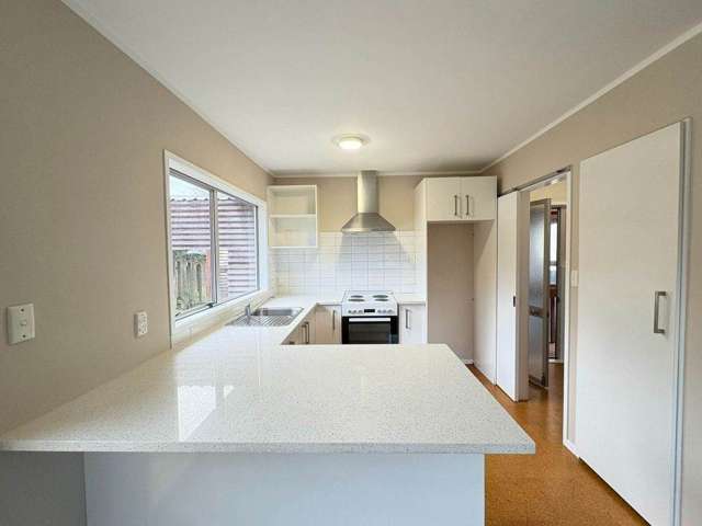 2/18 Moxham Grove Massey_2