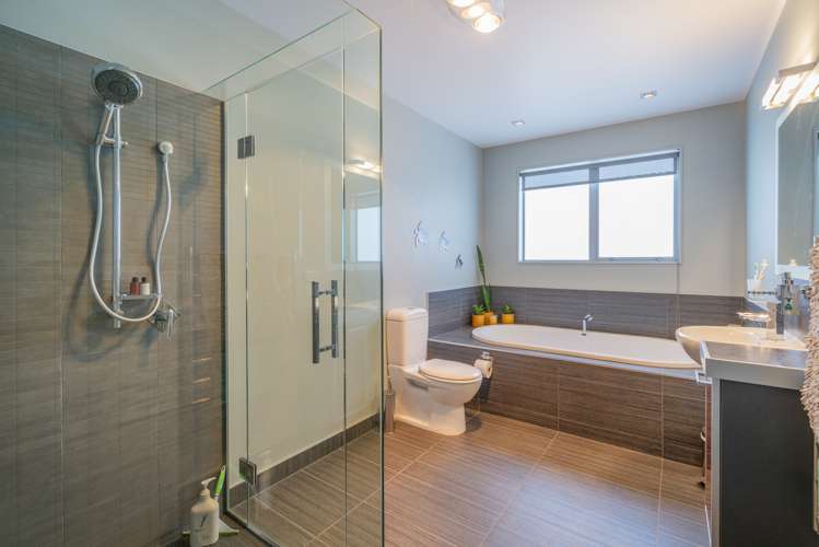 4 Hawk Hill Crescent Cooks Beach_20