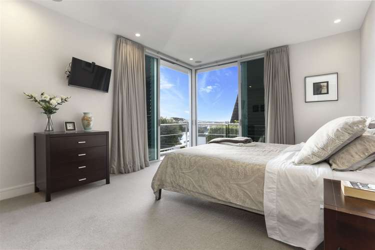8/258 Hurstmere Road Takapuna_14
