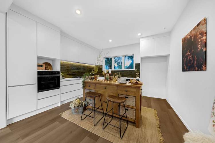 1/8 Hillsborough Road Hillsborough_17