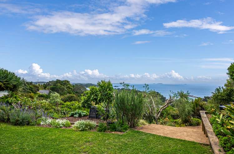 64 Hauraki Road Oneroa_24