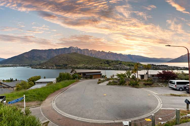 21 Olivers Place Queenstown_14