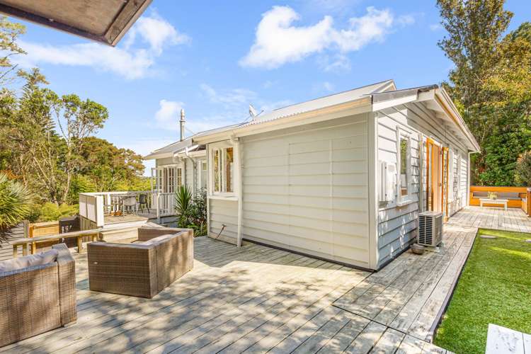 88 Woodlands Park Road Titirangi_12