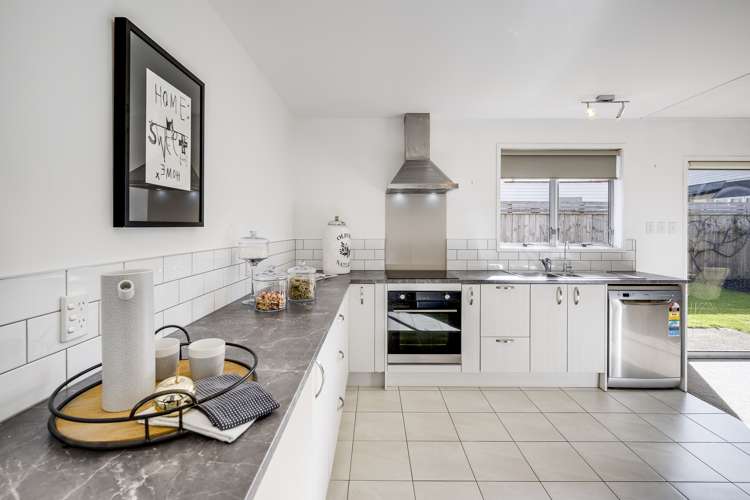 209 Park Road South Akina_6