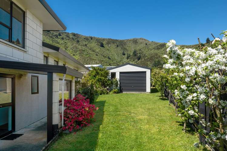 108 Moana View Road Waikawa Bay_23
