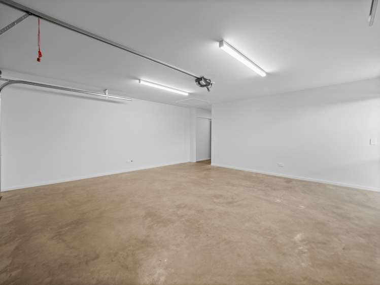 23 Strowan Avenue Elgin_17