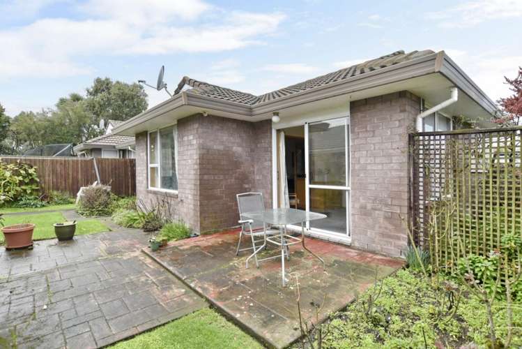 1/7 Palamino Place Woolston_14