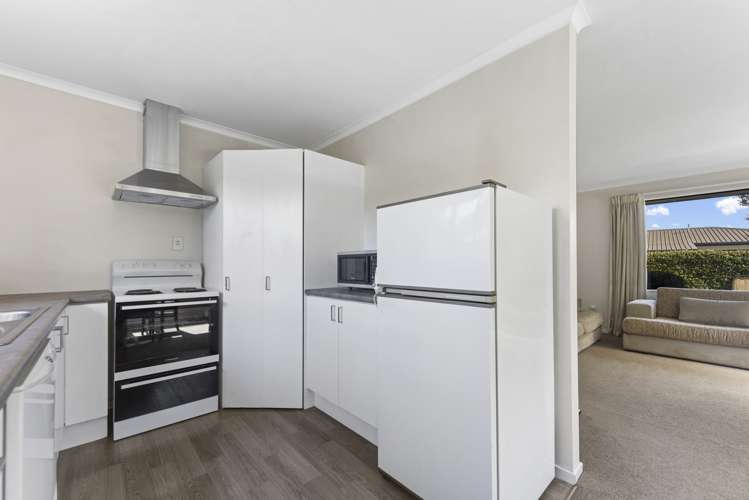 39 Lord Auckland Road Wakefield_11