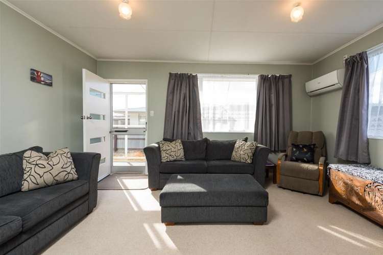 2/60 Howick Road Redwoodtown_2