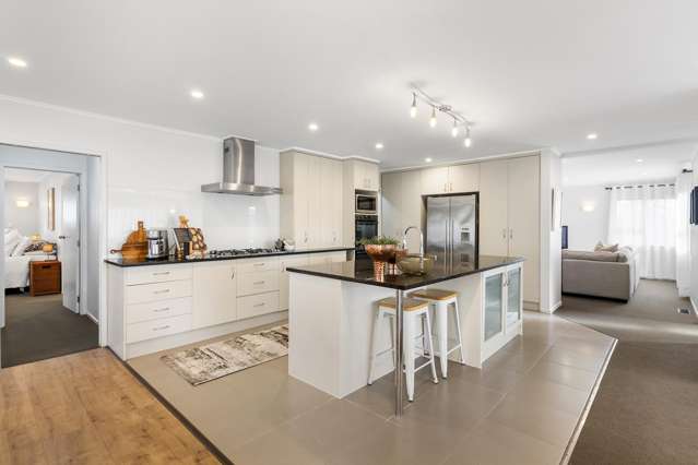6 Hellyers Street Birkdale_2