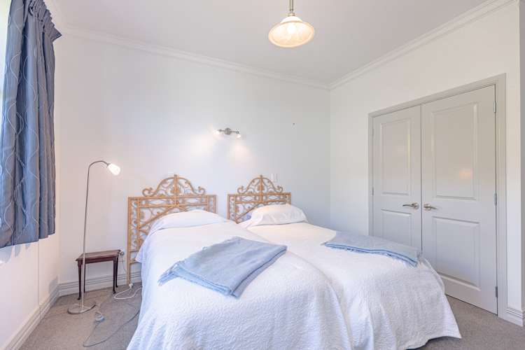 25 Lithgow Drive Otamatea_12