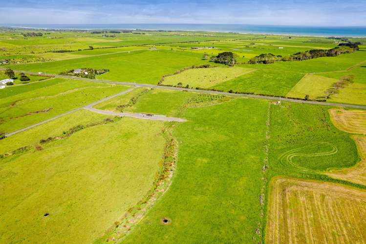 7104 South Road Warea_13