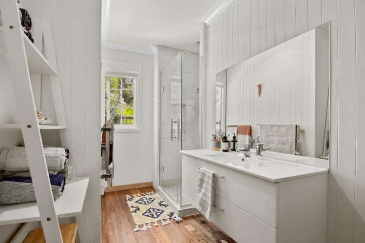 1245 East Coast Road Redvale_10