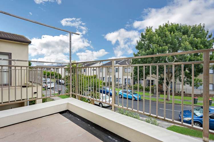 29 Triumph Road Flat Bush_19