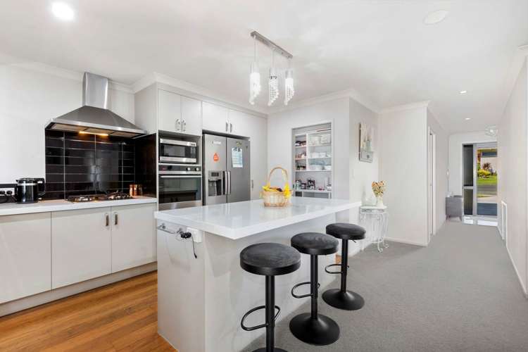 7 Pukaki Road Mangere_12